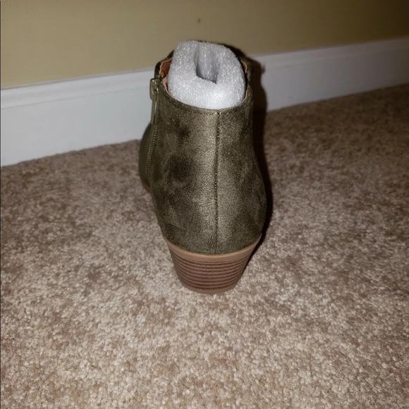 NWB SODA Western Ankle Bootie Chunky Block Heel - Picture 3 of 4